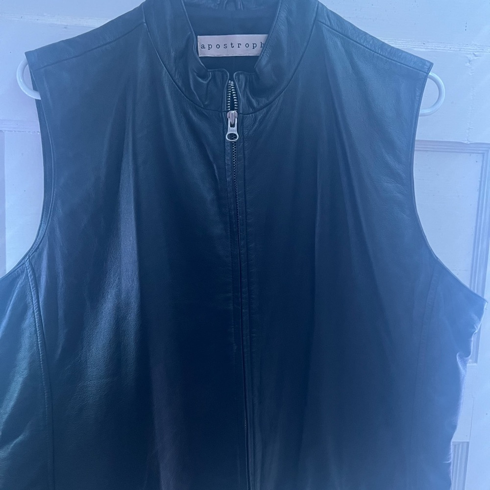 apostrophe vest
